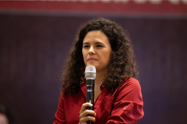Luisa Alcalde se burla del relanzamiento del PAN: ‘Las mismas caras’
